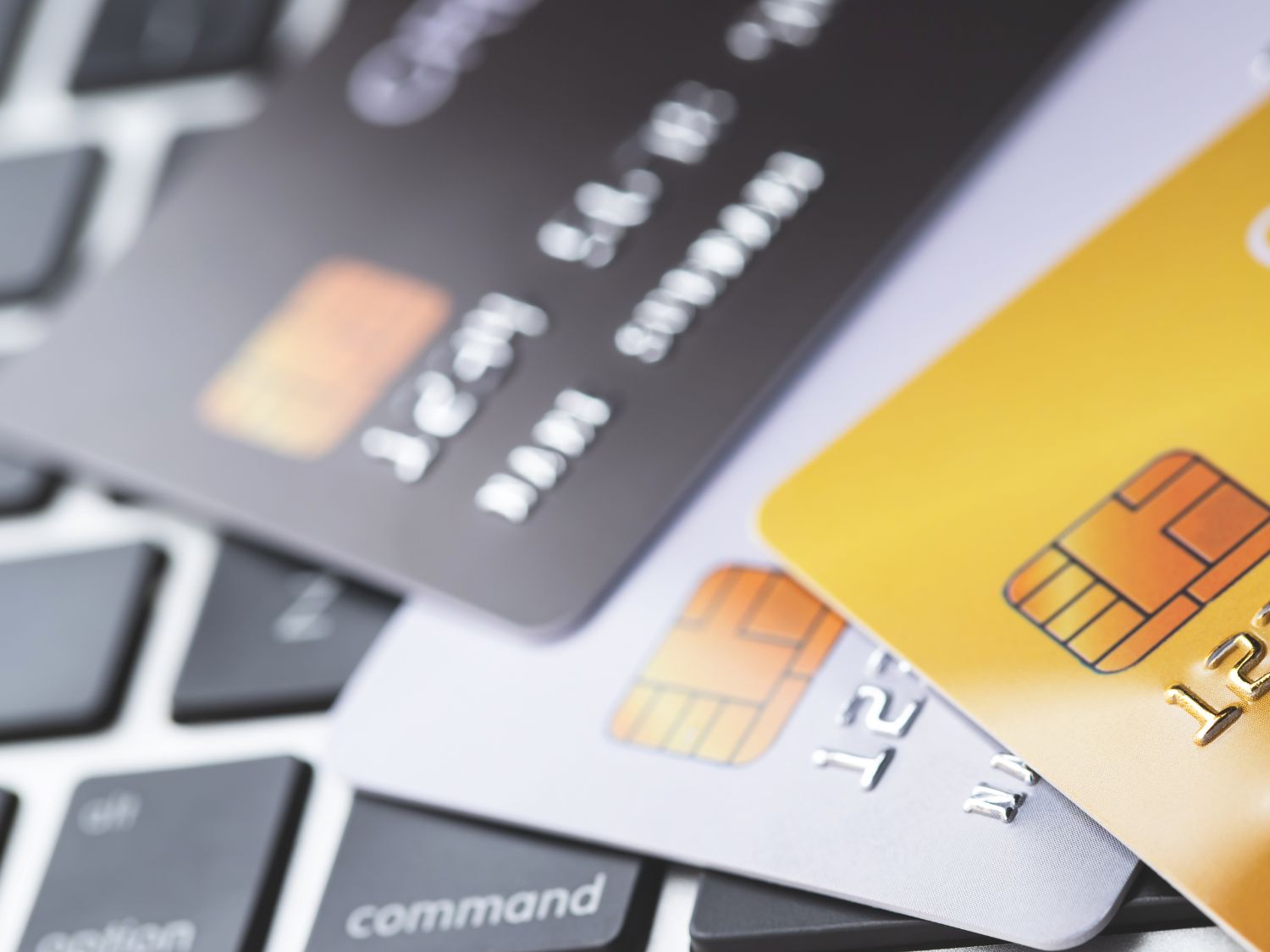 Um cartão Black com acesso global, segurança completa e alto retorno em pontos? O Cartão Bradesco Visa Infinite é ideal para quem deseja transformar gastos em experiências e aproveitar todos os privilégios que um cartão de elite pode oferecer.